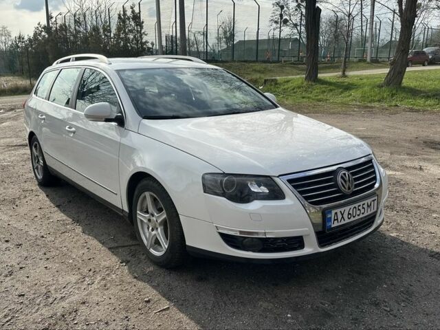Белый Фольксваген Пассат Вариант, объемом двигателя 2 л и пробегом 400 тыс. км за 6000 $, фото 3 на Automoto.ua