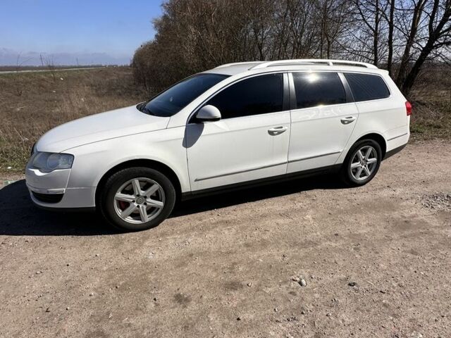Фольксваген Пассат Варіант 2010 у Броварах на Automoto.ua Білий Фольксваген Пассат Варіант, об'ємом двигуна 1.6 л та пробігом 249 тис. км за 5900 $, фото 3 на Automoto.ua