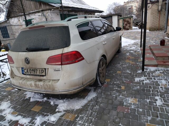 Белый Фольксваген Пассат Вариант, объемом двигателя 2 л и пробегом 290 тыс. км за 9500 $, фото 1 на Automoto.ua