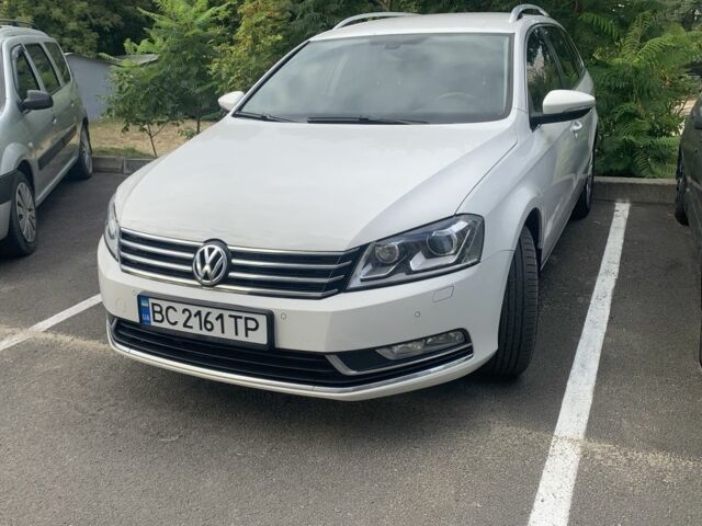 Фольксваген Пассат Вариант 2011 в Львове на Automoto.ua Белый Фольксваген Пассат Вариант, объемом двигателя 2 л и пробегом 305 тыс. км за 10500 $, фото 1 на Automoto.ua