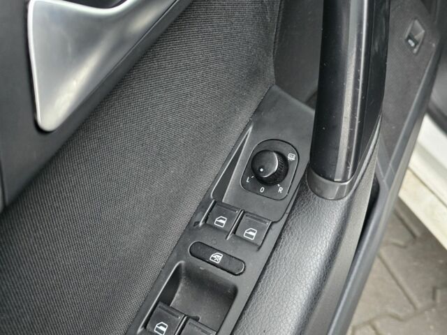 Фольксваген Пассат Вариант 2011 в Черновцах на Automoto.ua Белый Фольксваген Пассат Вариант, объемом двигателя 1.6 л и пробегом 234 тыс. км за 7500 $, фото 7 на Automoto.ua