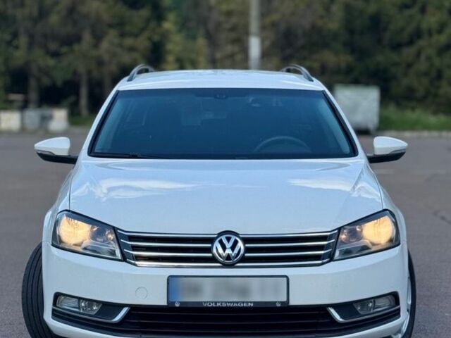 Фольксваген Пассат Вариант 2011 в Ровно на Automoto.ua Белый Фольксваген Пассат Вариант, объемом двигателя 1.6 л и пробегом 277 тыс. км за 7590 $, фото 9 на Automoto.ua