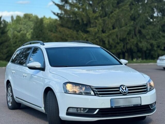 Фольксваген Пассат Вариант 2011 в Ровно на Automoto.ua Белый Фольксваген Пассат Вариант, объемом двигателя 1.6 л и пробегом 277 тыс. км за 7590 $, фото 11 на Automoto.ua