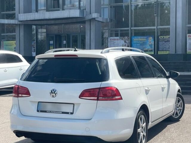Фольксваген Пассат Вариант 2011 в Ровно на Automoto.ua Белый Фольксваген Пассат Вариант, объемом двигателя 1.6 л и пробегом 277 тыс. км за 7590 $, фото 16 на Automoto.ua