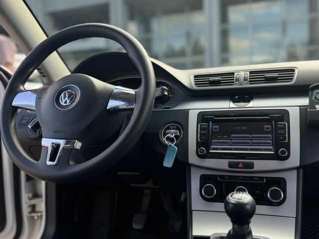 Фольксваген Пассат Вариант 2011 в Ровно на Automoto.ua Белый Фольксваген Пассат Вариант, объемом двигателя 1.6 л и пробегом 277 тыс. км за 7590 $, фото 1 на Automoto.ua