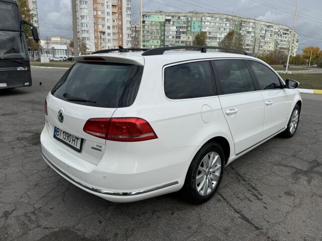 Фольксваген Пассат Вариант 2011 в Полтаве на Automoto.ua Белый Фольксваген Пассат Вариант, объемом двигателя 1.6 л и пробегом 216 тыс. км за 9000 $, фото 4 на Automoto.ua