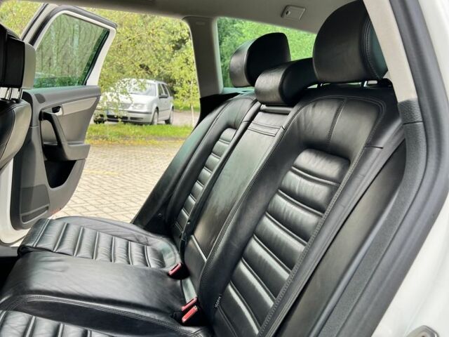 Фольксваген Пассат Варіант 2011 у Дрогобичі на Automoto.ua Білий Фольксваген Пассат Варіант, об'ємом двигуна 2 л та пробігом 278 тис. км за 8800 $, фото 4 на Automoto.ua