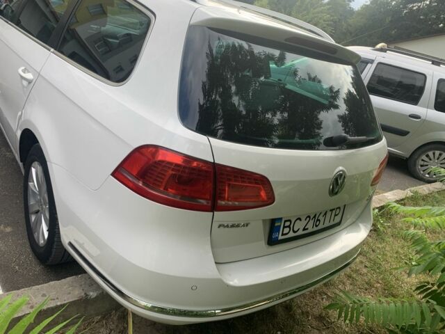 Фольксваген Пассат Вариант 2011 в Львове на Automoto.ua Белый Фольксваген Пассат Вариант, объемом двигателя 2 л и пробегом 305 тыс. км за 10500 $, фото 4 на Automoto.ua