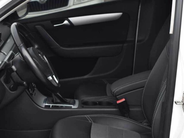 Белый Фольксваген Пассат Вариант, объемом двигателя 2 л и пробегом 300 тыс. км за 8100 $, фото 7 на Automoto.ua