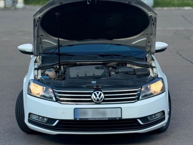 Фольксваген Пассат Вариант 2011 в Ровно на Automoto.ua Белый Фольксваген Пассат Вариант, объемом двигателя 1.6 л и пробегом 277 тыс. км за 7590 $, фото 12 на Automoto.ua