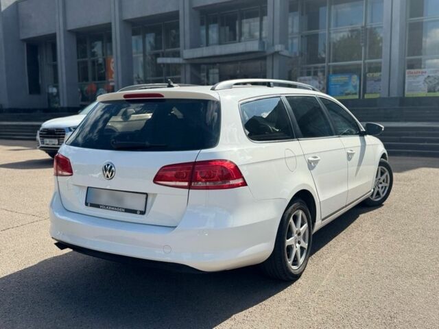 Фольксваген Пассат Вариант 2011 в Ровно на Automoto.ua Белый Фольксваген Пассат Вариант, объемом двигателя 1.6 л и пробегом 277 тыс. км за 7590 $, фото 7 на Automoto.ua