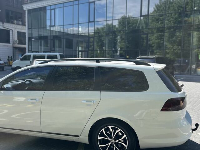 Фольксваген Пассат Вариант 2011 в Хмельницком на Automoto.ua Белый Фольксваген Пассат Вариант, объемом двигателя 2 л и пробегом 288 тыс. км за 7800 $, фото 5 на Automoto.ua