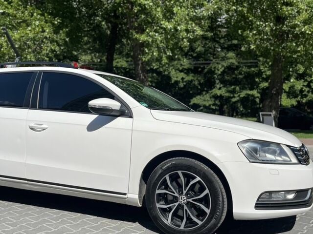 Фольксваген Пассат Вариант 2011 в Хмельницком на Automoto.ua Белый Фольксваген Пассат Вариант, объемом двигателя 2 л и пробегом 288 тыс. км за 7800 $, фото 12 на Automoto.ua