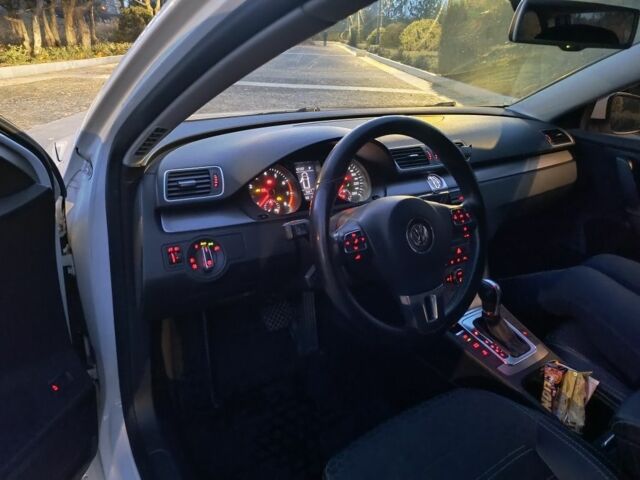 Білий Фольксваген Пассат Варіант, об'ємом двигуна 1.8 л та пробігом 192 тис. км за 9900 $, фото 7 на Automoto.ua