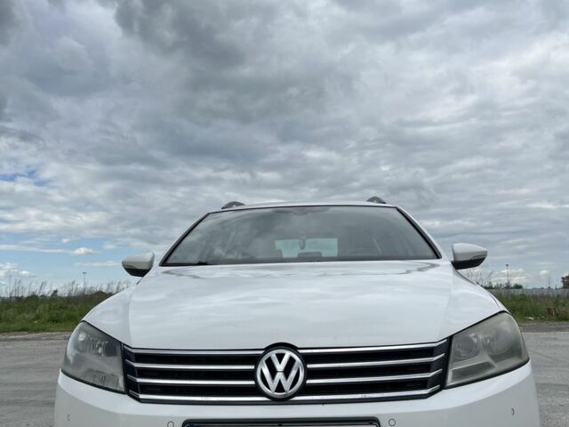 Білий Фольксваген Пассат Варіант, об'ємом двигуна 2 л та пробігом 319 тис. км за 10200 $, фото 8 на Automoto.ua