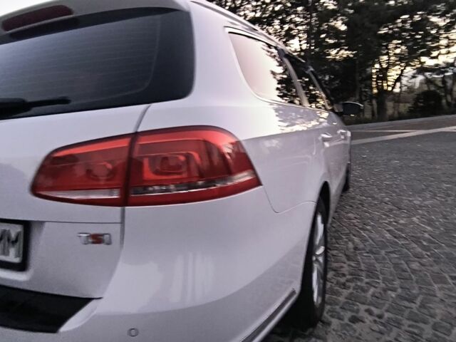 Білий Фольксваген Пассат Варіант, об'ємом двигуна 1.8 л та пробігом 192 тис. км за 9900 $, фото 5 на Automoto.ua