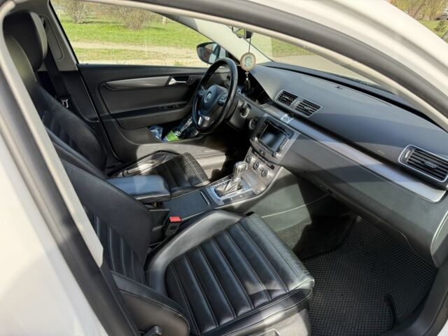 Белый Фольксваген Пассат Вариант, объемом двигателя 2 л и пробегом 320 тыс. км за 11111 $, фото 17 на Automoto.ua