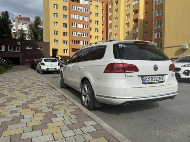 Білий Фольксваген Пассат Варіант, об'ємом двигуна 2 л та пробігом 235 тис. км за 13500 $, фото 2 на Automoto.ua