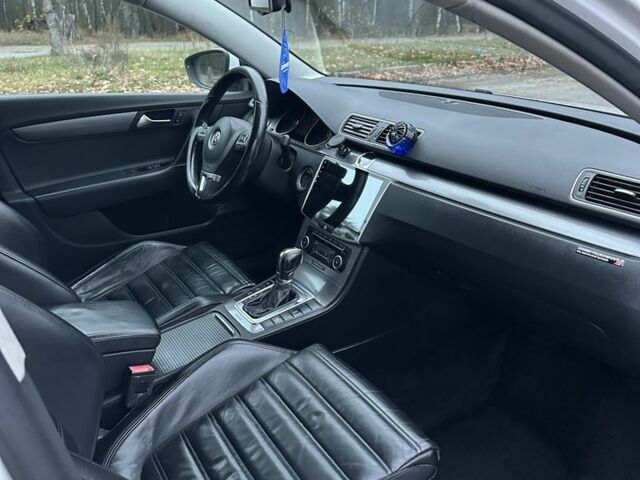 Білий Фольксваген Пассат Варіант, об'ємом двигуна 2 л та пробігом 315 тис. км за 5449 $, фото 5 на Automoto.ua