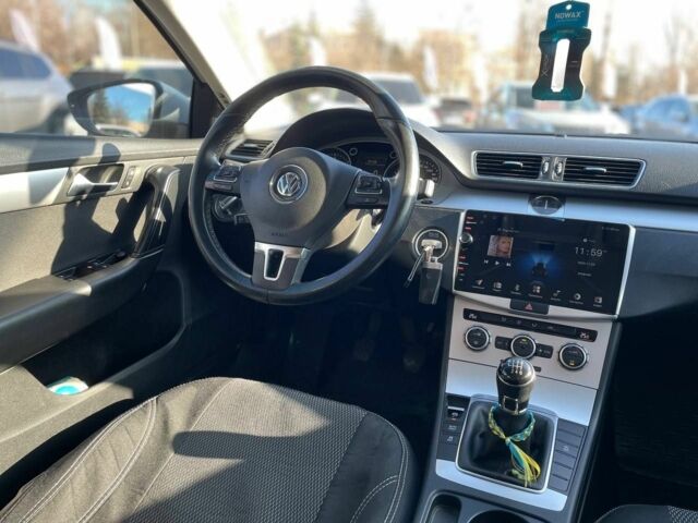 Белый Фольксваген Пассат Вариант, объемом двигателя 1.6 л и пробегом 310 тыс. км за 8700 $, фото 15 на Automoto.ua