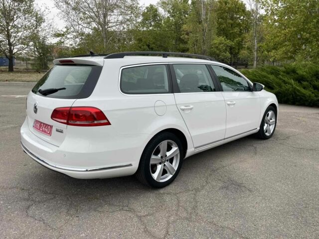 Фольксваген Пассат Варіант 2013 у Миколаєві на Automoto.ua Білий Фольксваген Пассат Варіант, об'ємом двигуна 2 л та пробігом 255 тис. км за 11600 $, фото 6 на Automoto.ua