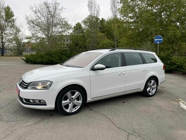 Фольксваген Пассат Варіант 2013 у Миколаєві на Automoto.ua Білий Фольксваген Пассат Варіант, об'ємом двигуна 2 л та пробігом 255 тис. км за 11600 $, фото 2 на Automoto.ua