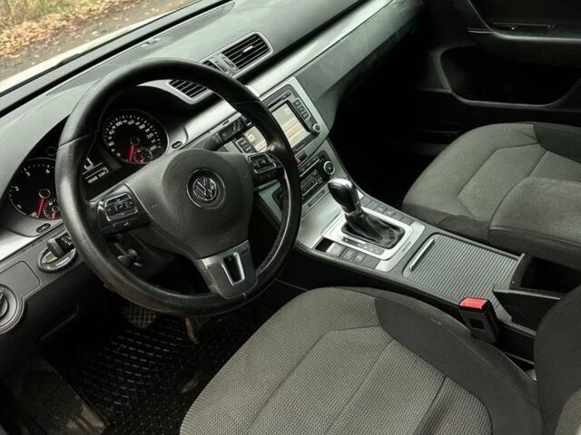 Белый Фольксваген Пассат Вариант, объемом двигателя 2 л и пробегом 280 тыс. км за 5241 $, фото 7 на Automoto.ua