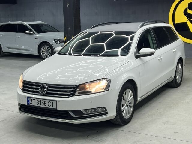 Белый Фольксваген Пассат Вариант, объемом двигателя 2 л и пробегом 270 тыс. км за 10300 $, фото 3 на Automoto.ua