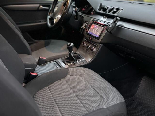 Білий Фольксваген Пассат Варіант, об'ємом двигуна 2 л та пробігом 465 тис. км за 9809 $, фото 5 на Automoto.ua