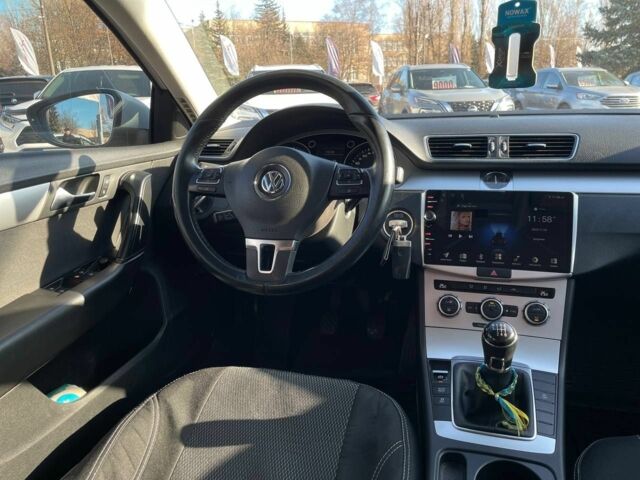 Белый Фольксваген Пассат Вариант, объемом двигателя 1.6 л и пробегом 310 тыс. км за 8700 $, фото 17 на Automoto.ua