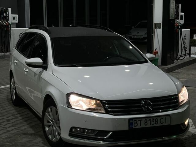 Белый Фольксваген Пассат Вариант, объемом двигателя 2 л и пробегом 270 тыс. км за 10300 $, фото 1 на Automoto.ua