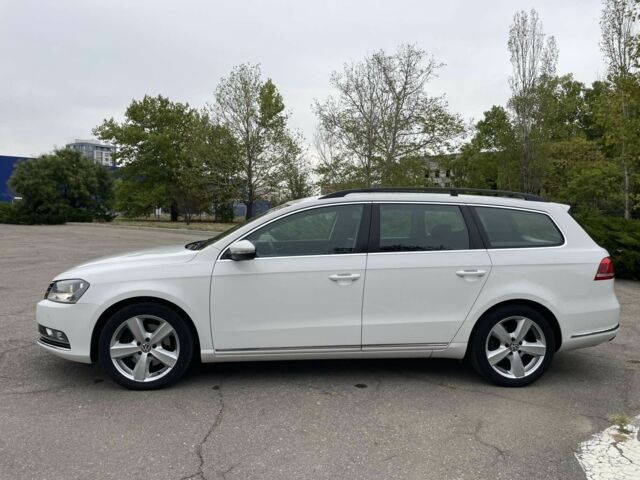 Фольксваген Пассат Варіант 2013 у Миколаєві на Automoto.ua Білий Фольксваген Пассат Варіант, об'ємом двигуна 2 л та пробігом 255 тис. км за 11600 $, фото 3 на Automoto.ua