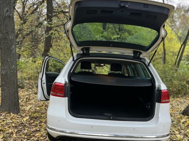 Білий Фольксваген Пассат Варіант, об'ємом двигуна 2 л та пробігом 465 тис. км за 9809 $, фото 6 на Automoto.ua