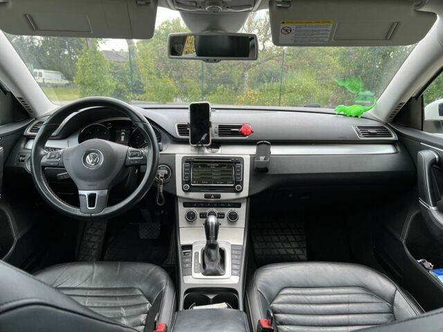 Білий Фольксваген Пассат Варіант, об'ємом двигуна 2 л та пробігом 320 тис. км за 12000 $, фото 7 на Automoto.ua