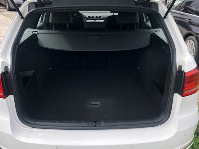 Білий Фольксваген Пассат Варіант, об'ємом двигуна 3.6 л та пробігом 177 тис. км за 3000 $, фото 8 на Automoto.ua