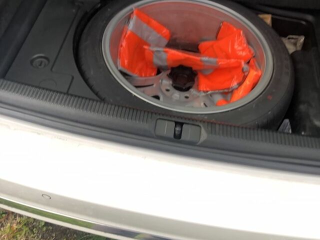 Білий Фольксваген Пассат Варіант, об'ємом двигуна 3.6 л та пробігом 177 тис. км за 3000 $, фото 9 на Automoto.ua