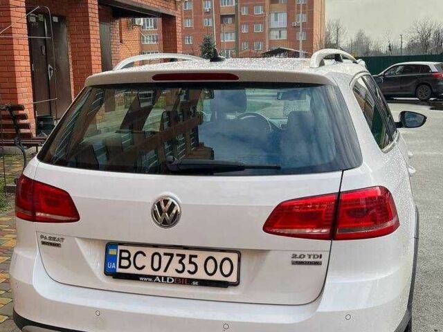 Білий Фольксваген Пассат Варіант, об'ємом двигуна 2 л та пробігом 266 тис. км за 12500 $, фото 5 на Automoto.ua