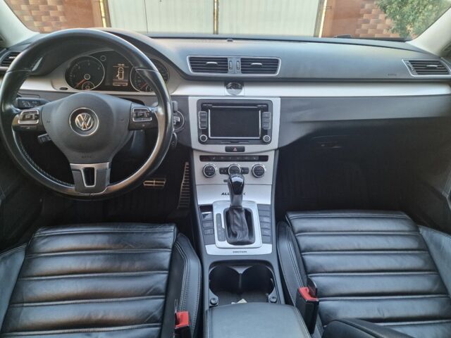 Білий Фольксваген Пассат Варіант, об'ємом двигуна 2 л та пробігом 242 тис. км за 15600 $, фото 12 на Automoto.ua