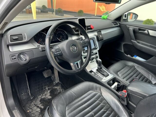 Білий Фольксваген Пассат Варіант, об'ємом двигуна 2 л та пробігом 320 тис. км за 12000 $, фото 6 на Automoto.ua