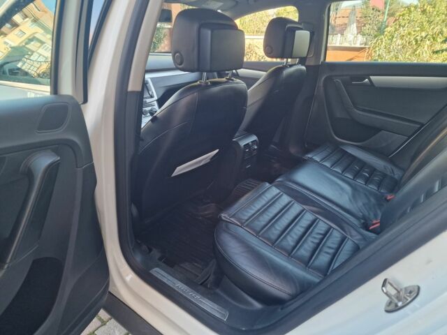 Білий Фольксваген Пассат Варіант, об'ємом двигуна 2 л та пробігом 242 тис. км за 15600 $, фото 10 на Automoto.ua