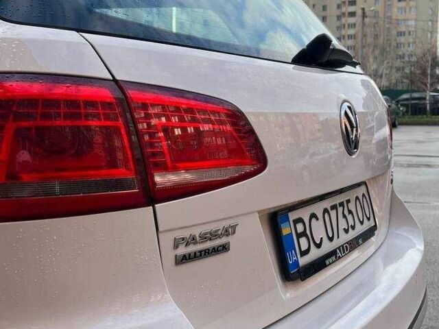 Білий Фольксваген Пассат Варіант, об'ємом двигуна 2 л та пробігом 266 тис. км за 12500 $, фото 8 на Automoto.ua