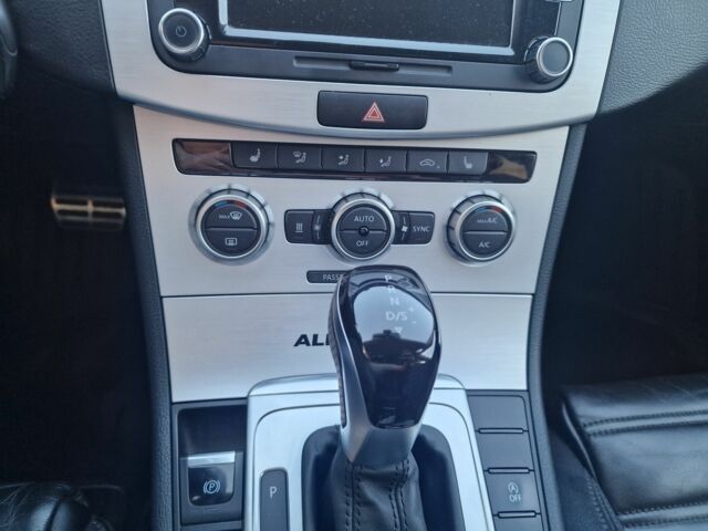 Білий Фольксваген Пассат Варіант, об'ємом двигуна 2 л та пробігом 242 тис. км за 15600 $, фото 14 на Automoto.ua