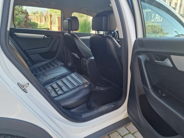 Білий Фольксваген Пассат Варіант, об'ємом двигуна 2 л та пробігом 242 тис. км за 15600 $, фото 6 на Automoto.ua