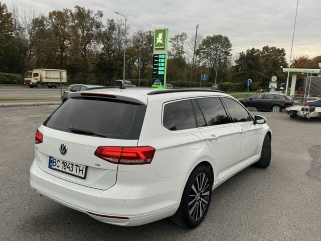 Білий Фольксваген Пассат Варіант, об'ємом двигуна 1.6 л та пробігом 216 тис. км за 13700 $, фото 7 на Automoto.ua