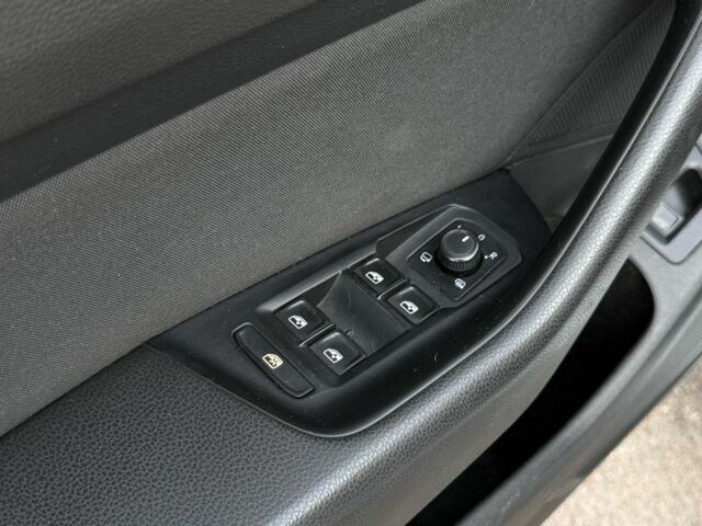 Білий Фольксваген Пассат Варіант, об'ємом двигуна 2 л та пробігом 330 тис. км за 11099 $, фото 17 на Automoto.ua