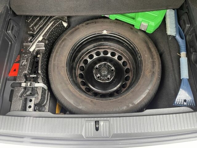 Білий Фольксваген Пассат Варіант, об'ємом двигуна 2 л та пробігом 315 тис. км за 12800 $, фото 4 на Automoto.ua