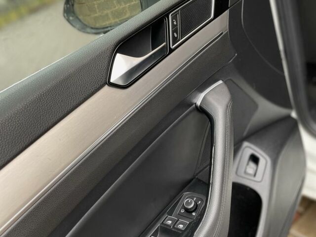 Белый Фольксваген Пассат Вариант, объемом двигателя 2 л и пробегом 275 тыс. км за 16000 $, фото 15 на Automoto.ua