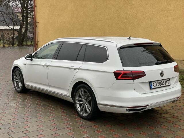 Белый Фольксваген Пассат Вариант, объемом двигателя 2 л и пробегом 275 тыс. км за 16000 $, фото 7 на Automoto.ua