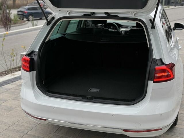 Белый Фольксваген Пассат Вариант, объемом двигателя 2 л и пробегом 256 тыс. км за 14999 $, фото 22 на Automoto.ua