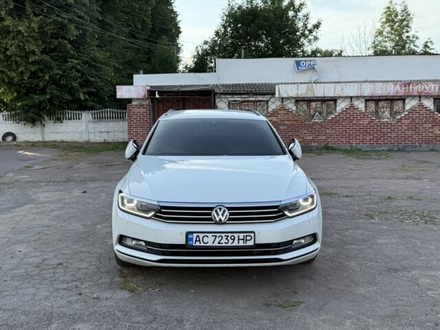 Білий Фольксваген Пассат Варіант, об'ємом двигуна 2 л та пробігом 330 тис. км за 11099 $, фото 23 на Automoto.ua